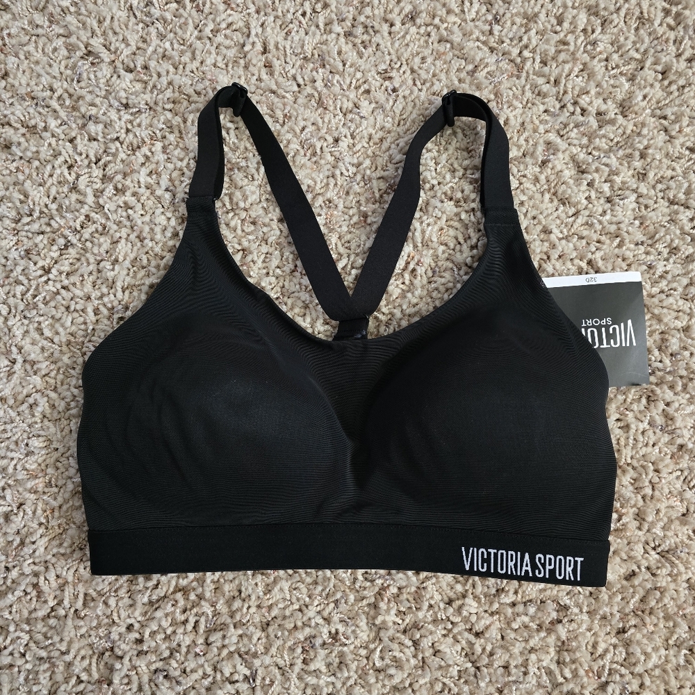 NWT Victoria's Secret Victoria Sport Lightweight Black Sports Bra - 32d
